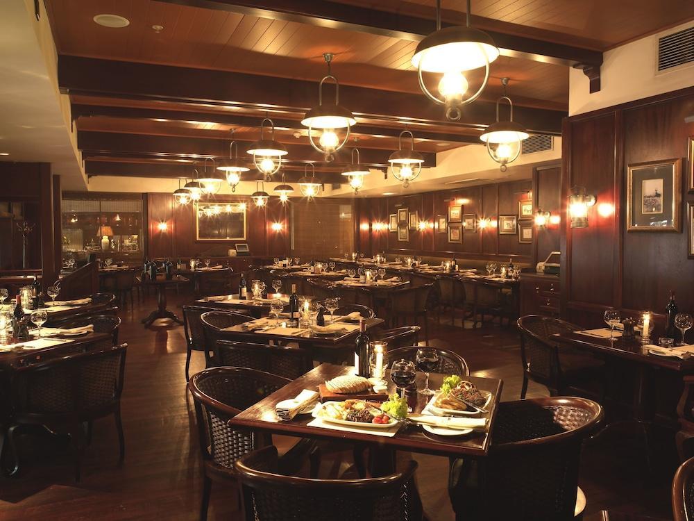 מלון Peermont Walmont At The Grand Palm, גאבורון מראה חיצוני תמונה