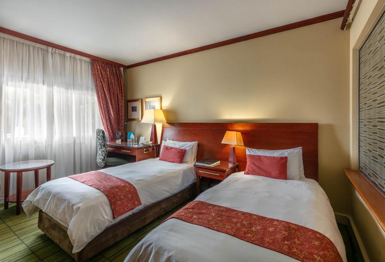 מלון Peermont Walmont At The Grand Palm, גאבורון מראה חיצוני תמונה