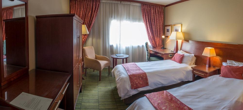 מלון Peermont Walmont At The Grand Palm, גאבורון מראה חיצוני תמונה