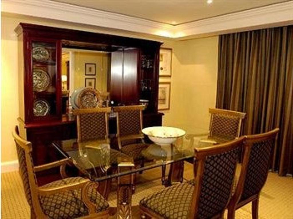 מלון Peermont Walmont At The Grand Palm, גאבורון מראה חיצוני תמונה